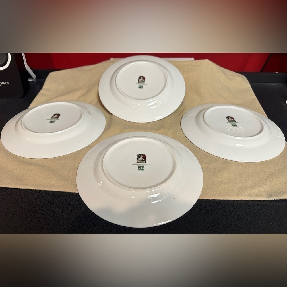 Portmeirion Studio “A Christmas Story” Series 3 Set of 4 Dessert Plates - Picture 6 of 12